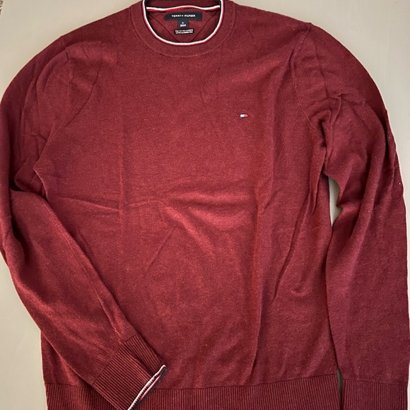 Cashmere and Cotton Tommy Hilfiger Men's Burgundy Crewneck Sweater, size M - Picture 1 of 7